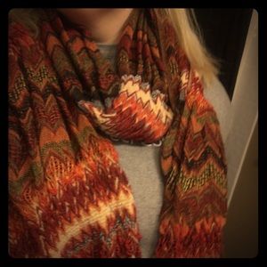 Beautiful multicolour scarf with ruching